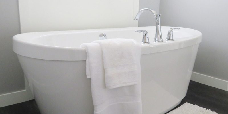 Reformas de baño: Bañeras exentas, la tendencia retro