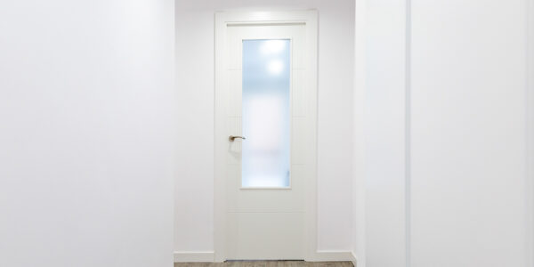 Reforma de Puertas Interiores: Materiales, Diseños y Ventajas
